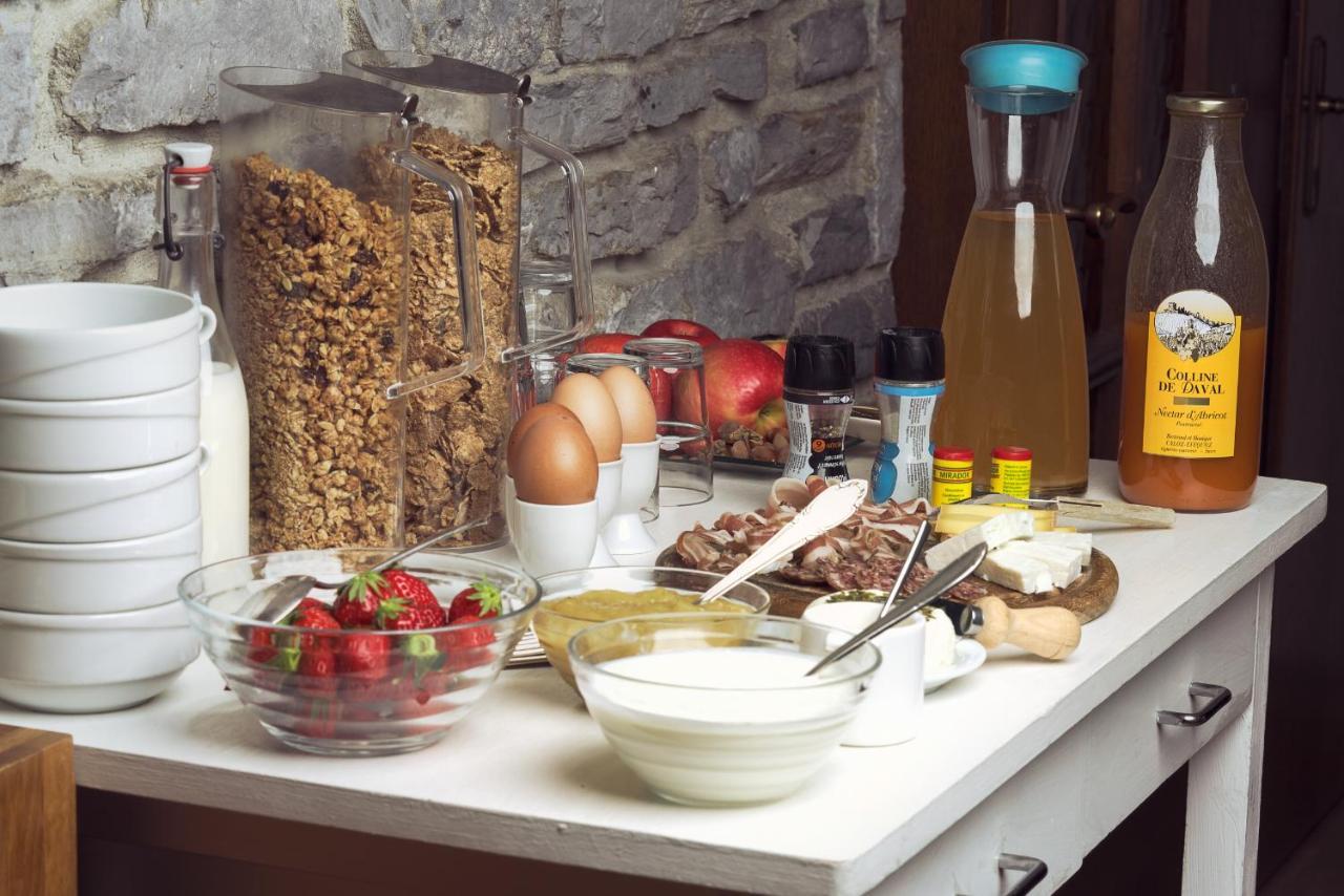 Castel De Daval Bed & Breakfast Sierre ภายนอก รูปภาพ